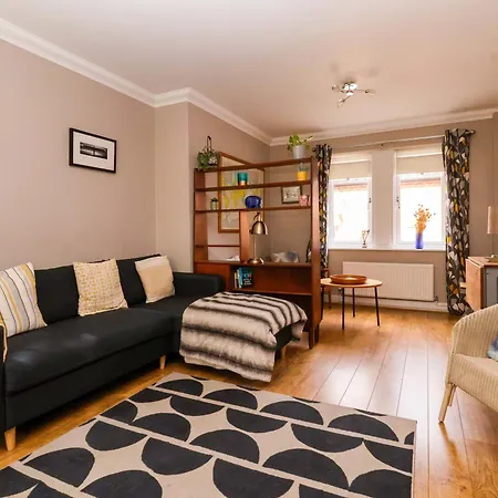 8 Williamson Drive *