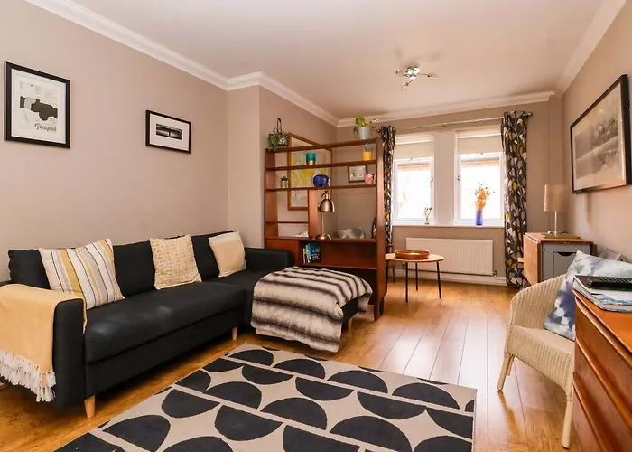 8 Williamson Drive *